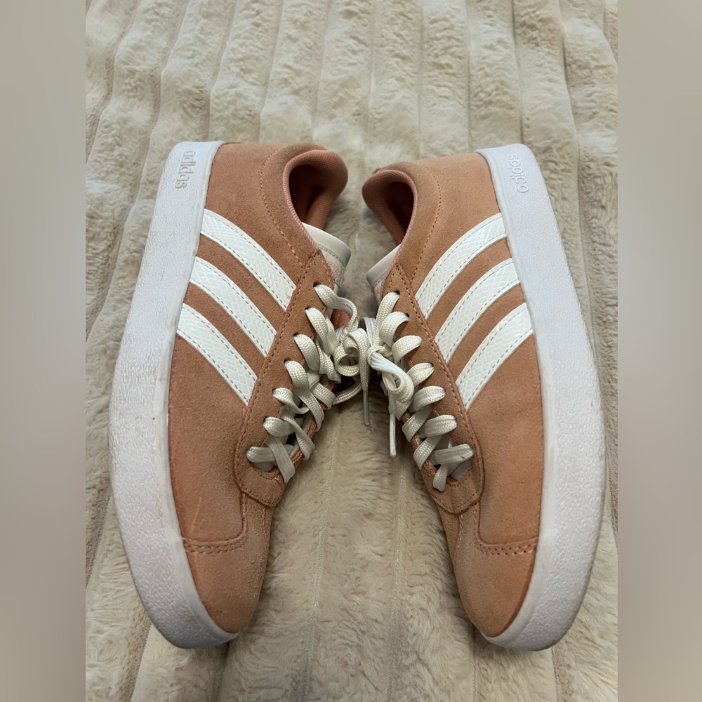 Adidas Women’s VLCourt 3.0 Lace Up Sneakers 6.5 - Picture 5 of 10